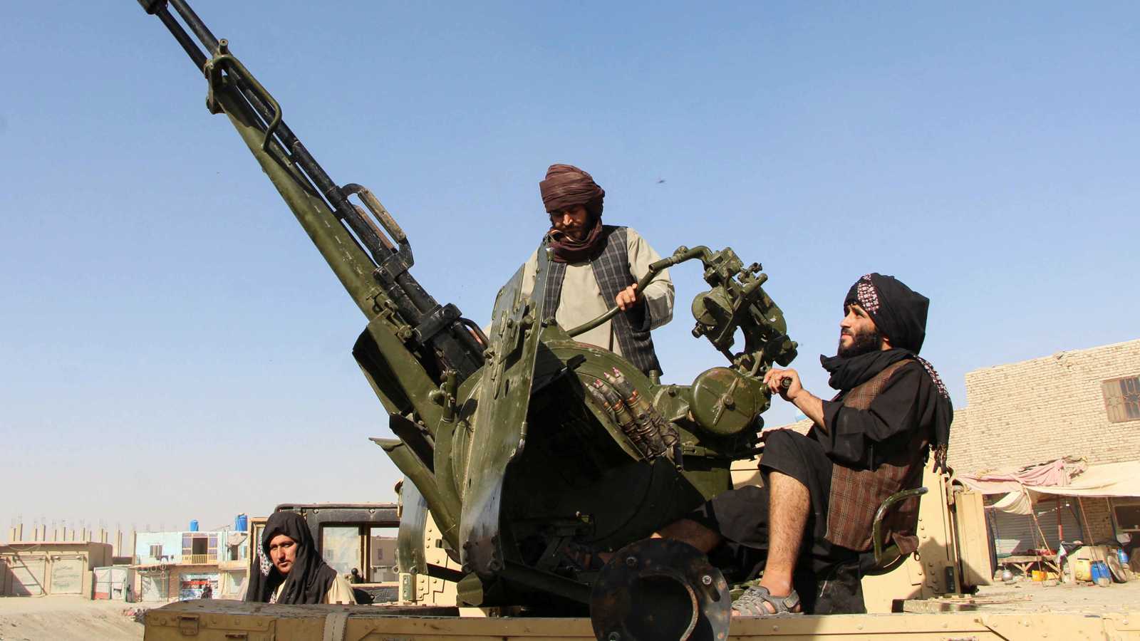 الهدنة تتهاوى.. كابول وإسلام أباد على حافة مواجهة جديدة