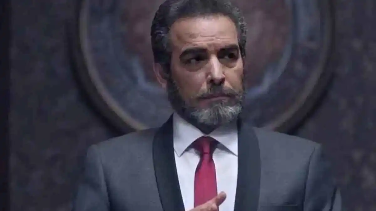 أحمد عبد العزيز "يتجاهل" حليمة بولند ويثير الجدل (صور)