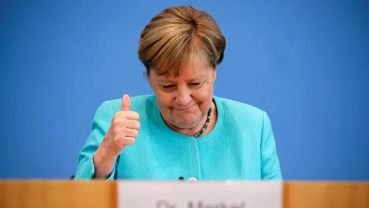 ميركل تشيد بتركيا لاستضافة اللاجئين لكنها تستبعد انضمامها للاتحاد الأوروبي