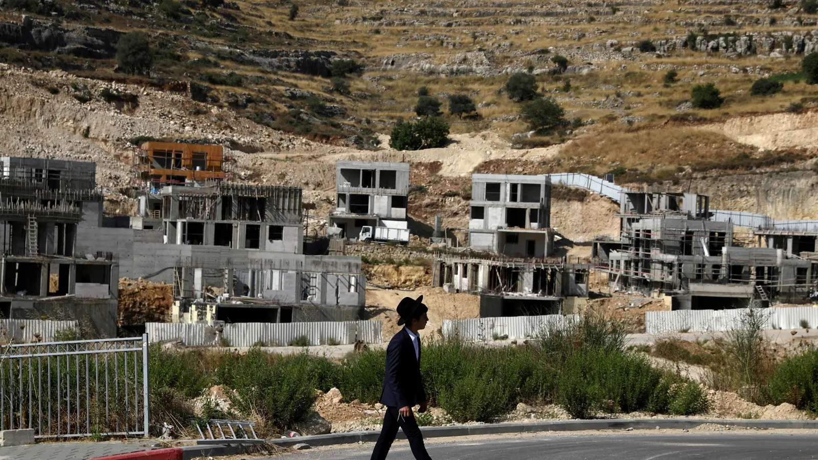 رفض فلسطيني واسع لإجراء استيطاني جديد في الضفة الغربية