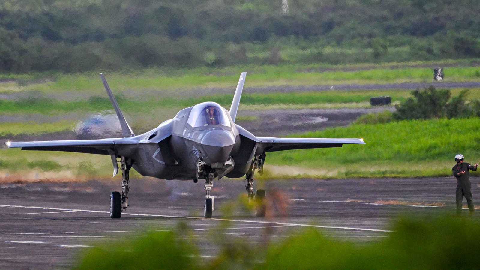 عسكرة الفناء الخلفي.. الكاريبي يتحول إلى غرفة عمليات أمريكية ضد مادورو