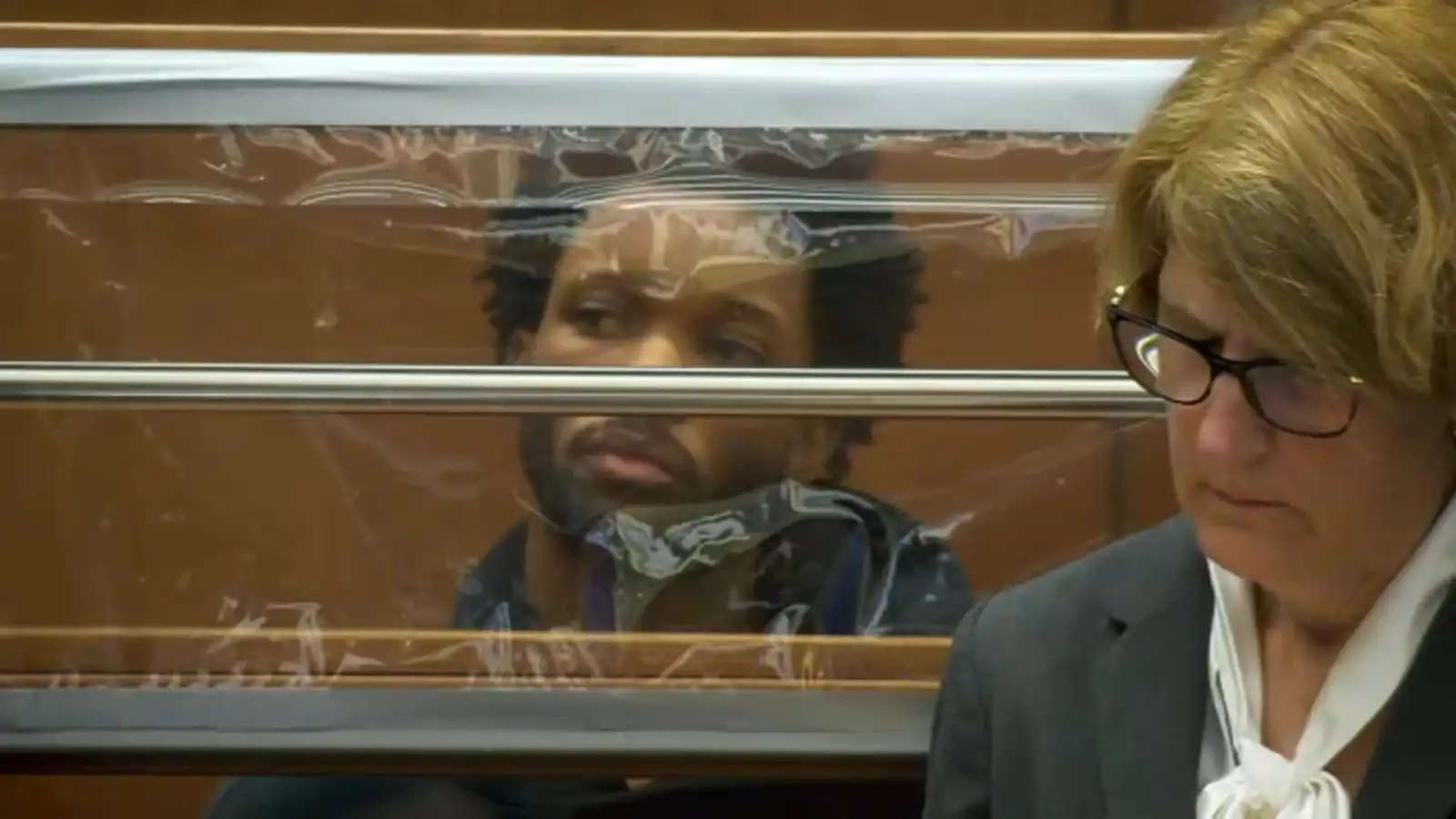 أثناء محاكمة D4vd 