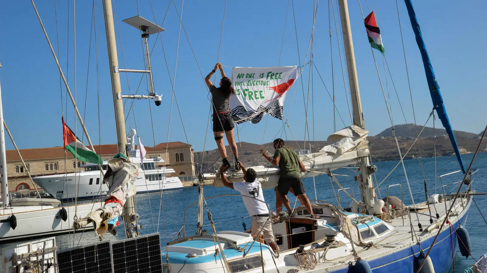 حماس تدعو لحراك عالمي يحمي أسطول الصمود المتجه إلى غزة