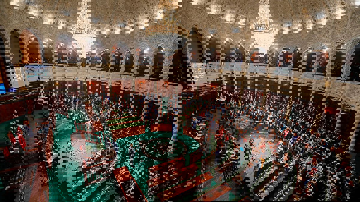 وسط صراع محتدم...البرلمان التونسي المجمد يتحدى قيس سعيّد بجلسة كاملة