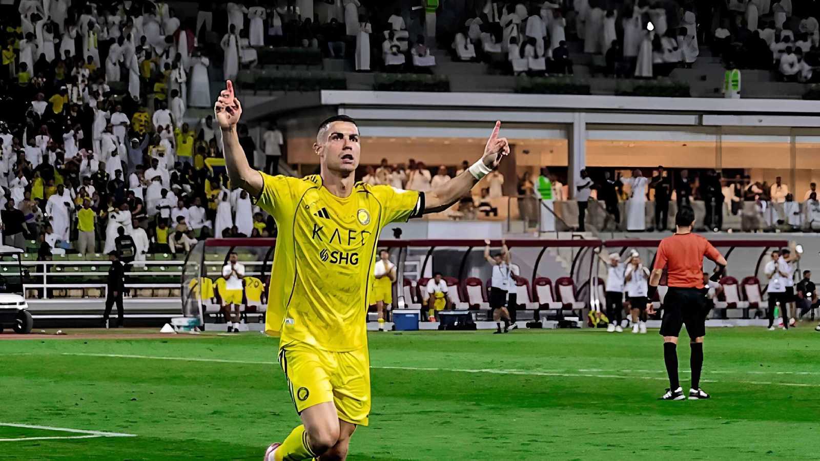 بعد رهان الألف هدف.. كريستيانو رونالدو يضع أسطورة الهلال في حرج بالغ (فيديو)