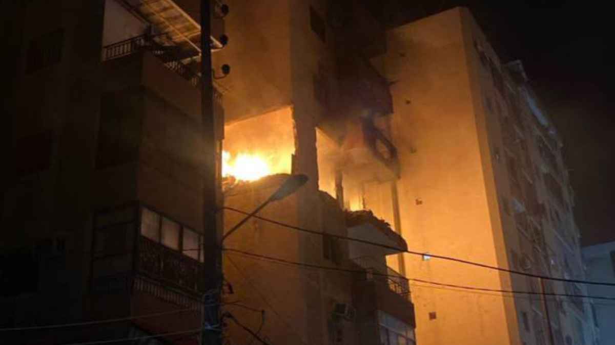 مقتل قيادي في حماس وطفليه بغارة إسرائيلية على صيدا بلبنان (فيديو)