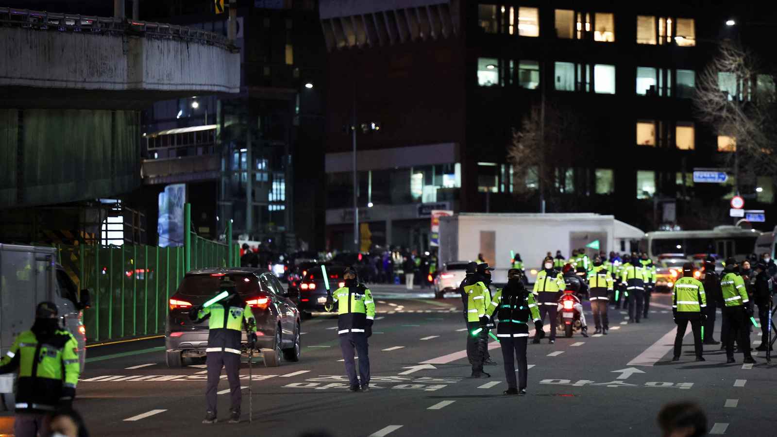 بعد مواجهة مع حراسه.. محققو كوريا الجنوبية يعلقون محاولة توقيف الرئيس