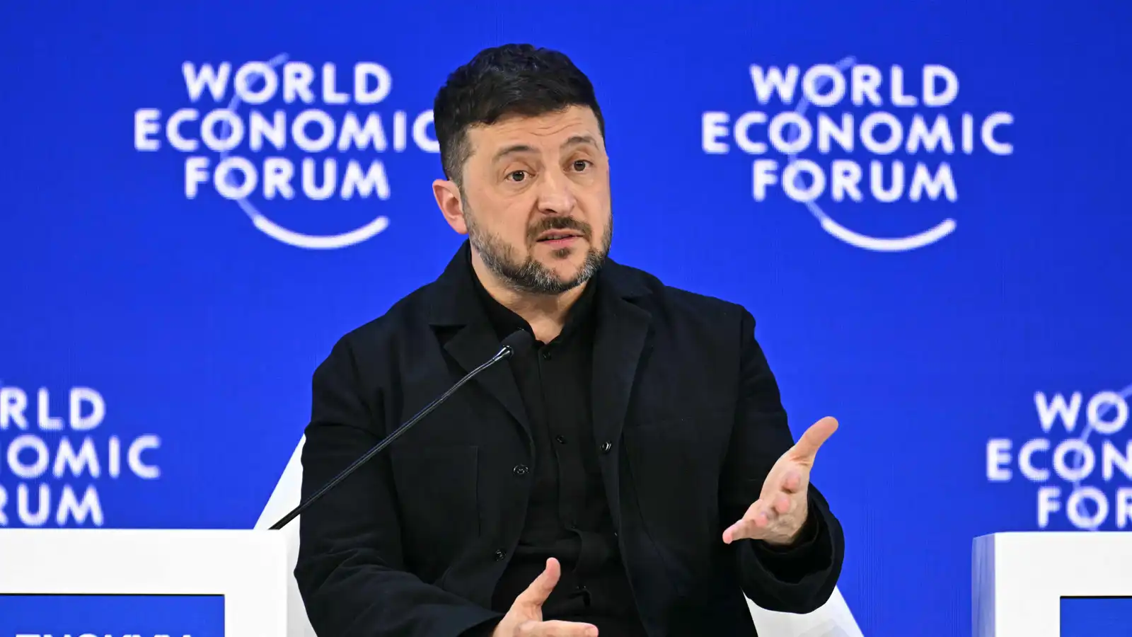 زيلينسكي ينتقد أوروبا "الضائعة" ويعلن قرب جهوزية وثائق إنهاء الحرب