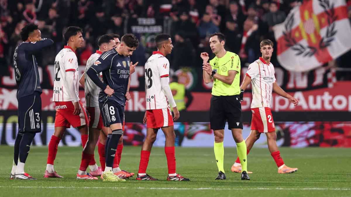 نية سيئة وقرارات مشبوهة.. هجوم كبير على حكم مباراة ريال مدريد وجيرونا