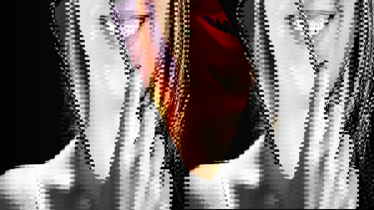 هل تؤثر وسائل التواصل الاجتماعي على الرغبة في إجراءات عمليات تجميلية؟