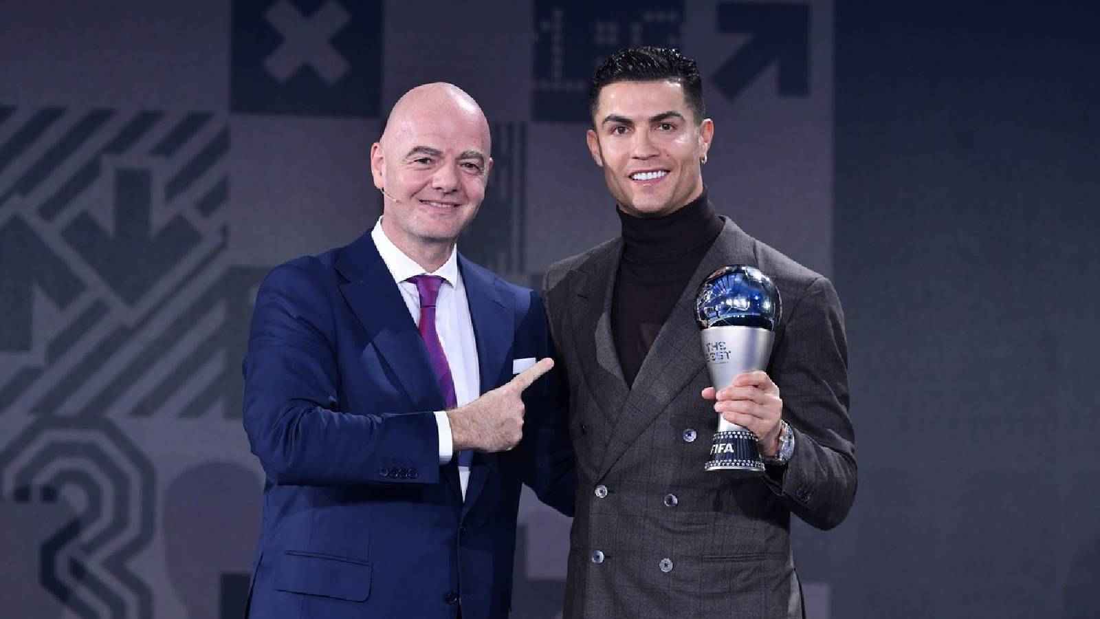 رئيس الفيفا يفجر غضب كريستيانو رونالدو