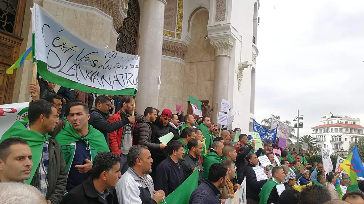 الجزائر.. المزارعون وعمال البلديات يلتحقون بالحراك المناهض لبوتفليقة (صور وفيديو)‎