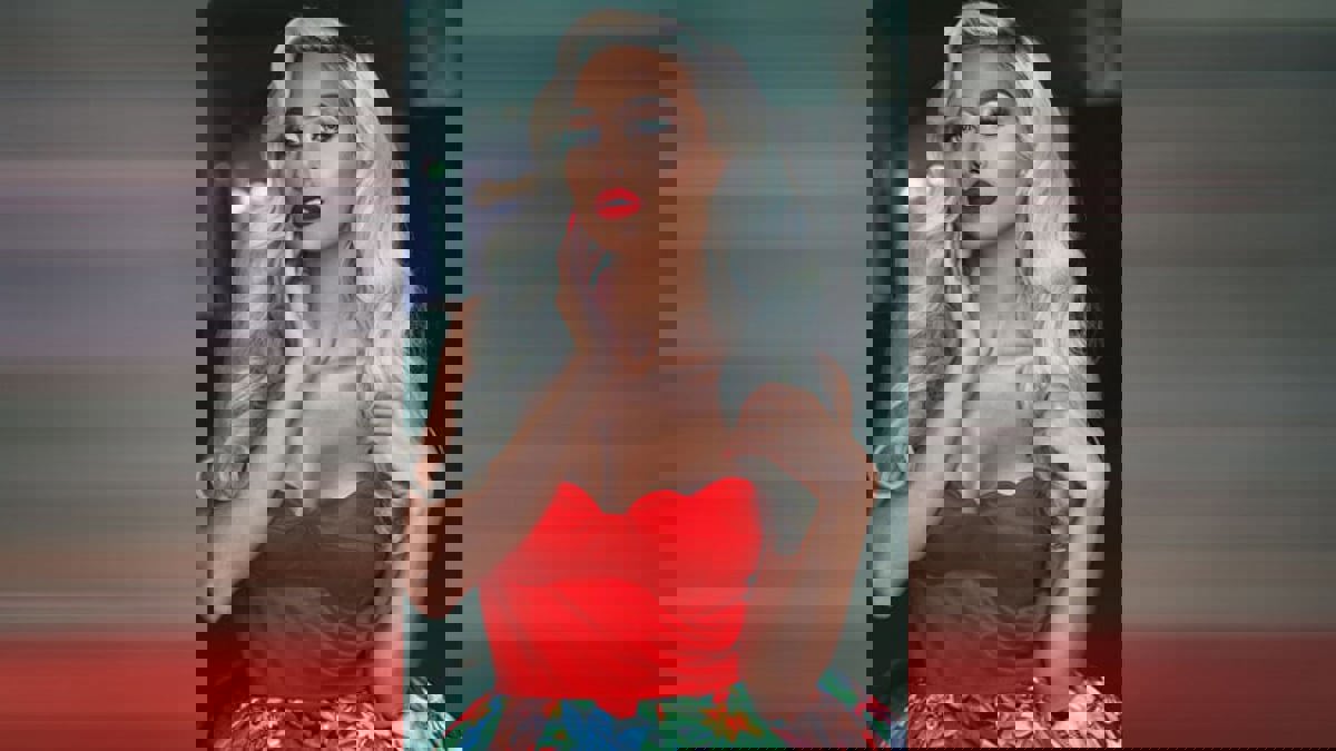 مودل روز تفاجئ جمهورها بـ"صورة ثمينة"