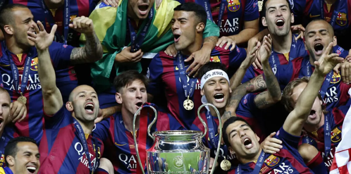 برشلونة يفرض سيطرته على فريق السنة لفرانس فوتبول