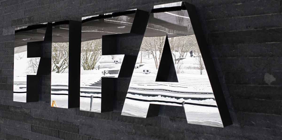 الفيفا يعاقب ثلاثة مسؤولين كرويين سابقين مدى الحياة.. تعرّف عليهم