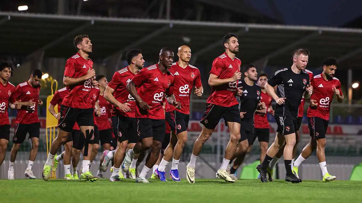 الاتفاق تم.. فالنسيا يخطف نجم الأهلي المصري