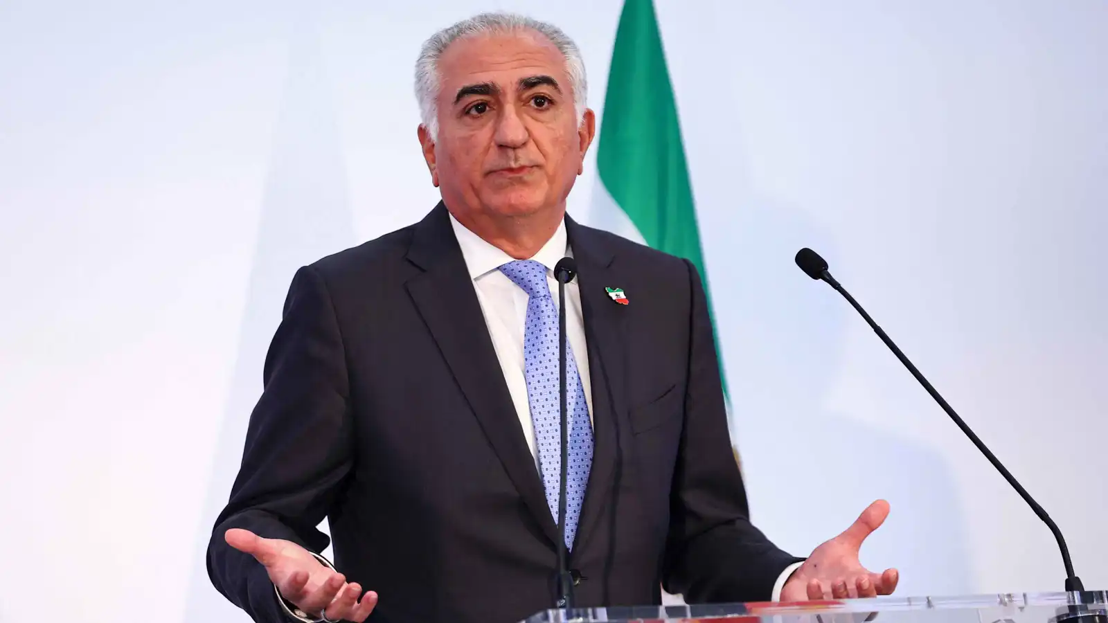 بعد سحب دعوة طهران.. توقعات بحضور رضا بهلوي مؤتمر ميونخ للأمن