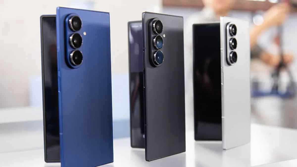 سامسونغ تستعد لإطلاق نوع جديد من الهواتف القابلة للطي