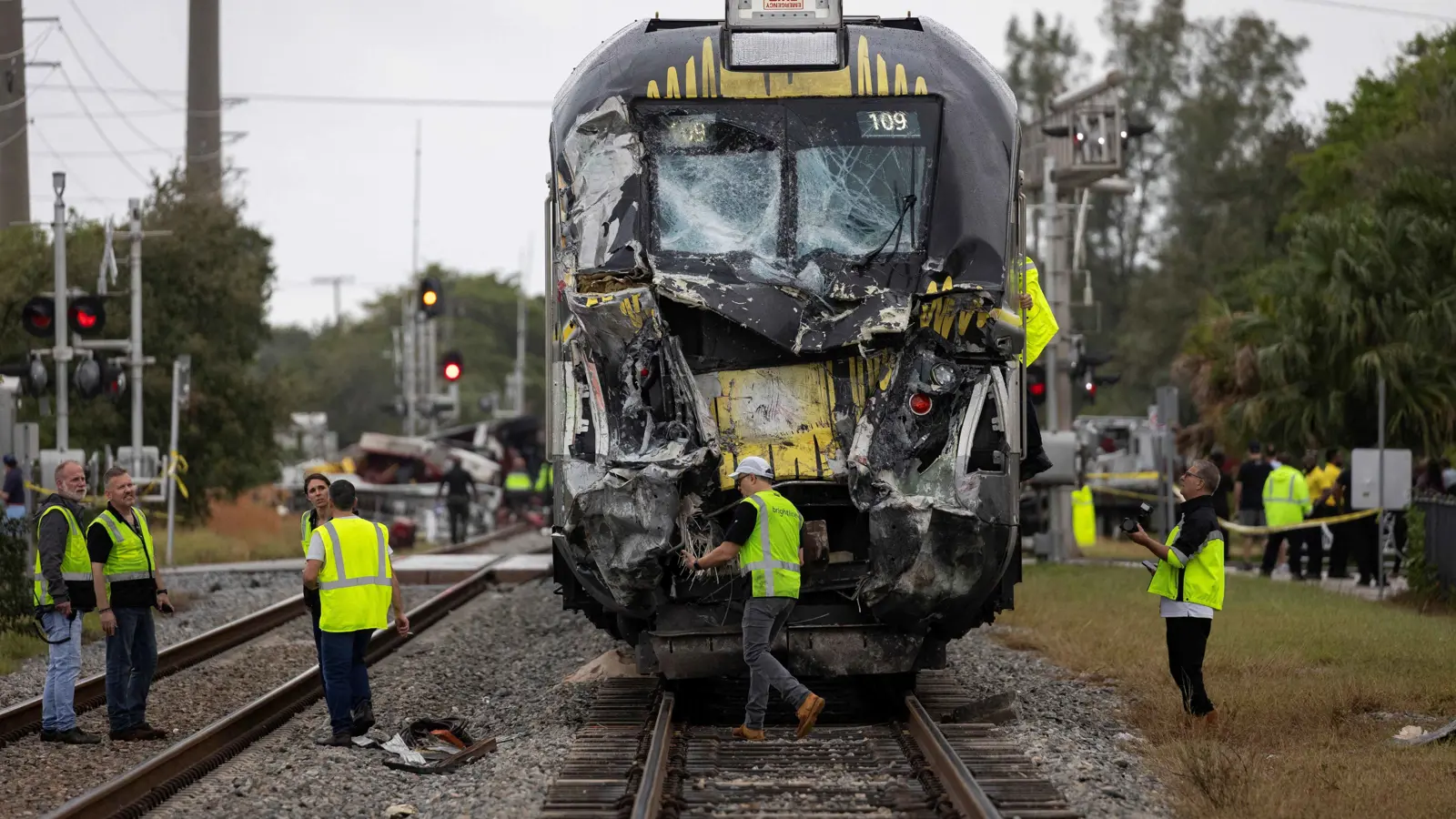 فلوريدا.. حادث اصطدام قطار بشاحنة إطفاء (فيديو وصور)
