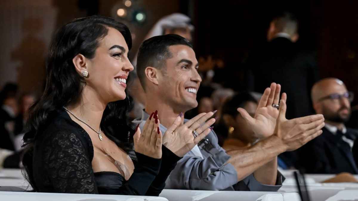 جورجينا رودريغز تتخطى "غريمتها" وتتربع على عرش إنستغرام (صور)