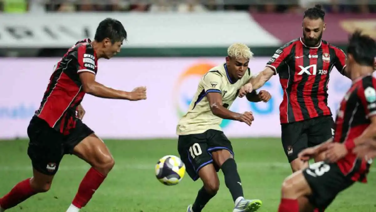 من هو لاعب سيؤول الكوري الذي طلب لامين يامال قميصه؟ (فيديو)