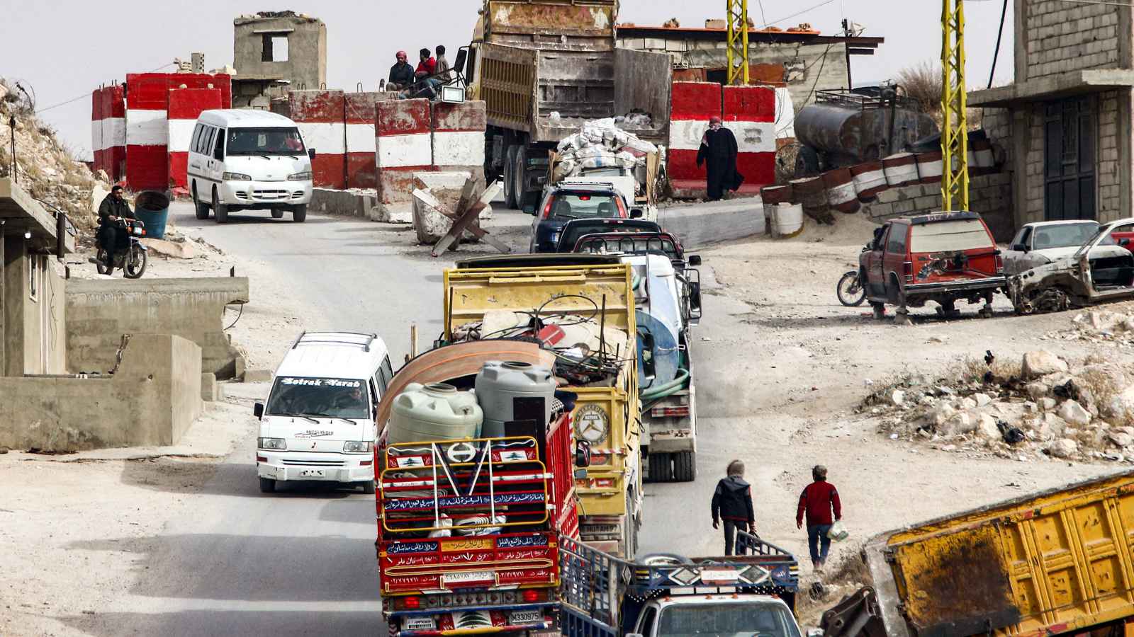 "نحب وطننا ولكن".. اعتبارات تعيق عودة اللاجئين السوريين من لبنان