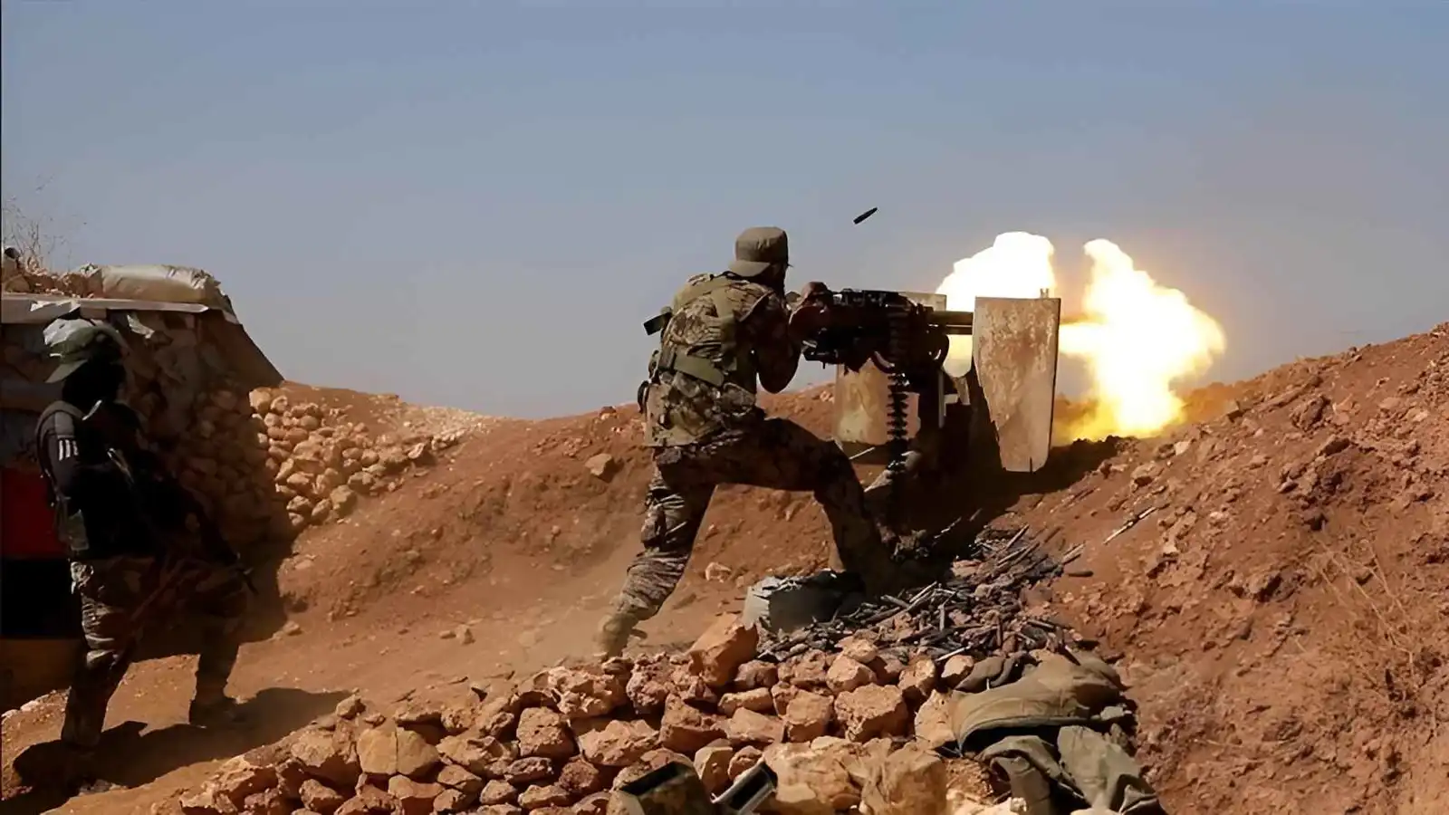 الجيش السوري يخوض اشتباكات مع "قسد" بعد استهداف قرى بريف حلب