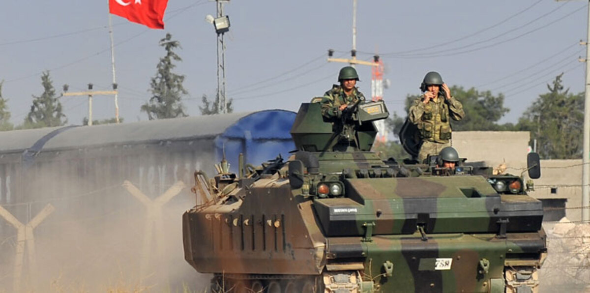 بعد إسقاط طائرة روسيا.. أنقرة ترسل تعزيزات عسكرية إلى الجنوب