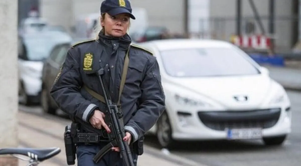 العثور على عبوة مشبوهة في مقهى أطلق فيه النار بكوبنهاجن