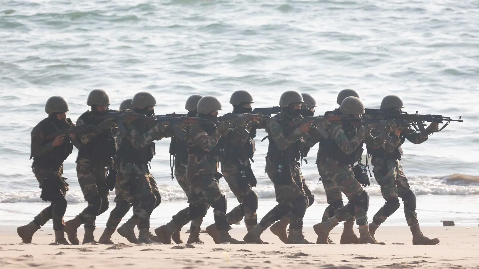 عشرات القتلى والجرحى خلال أعمال عنف في باكستان