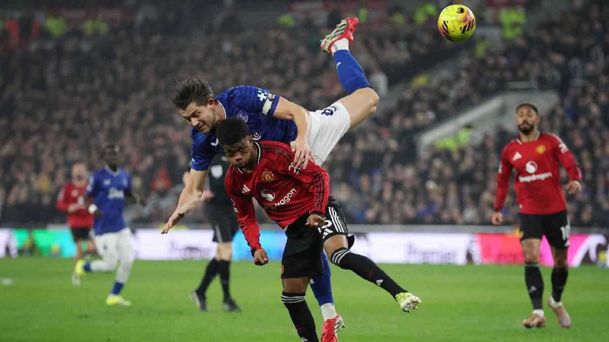 رغم الفوز.. أكثر لاعب فجر غضب جمهور مانشستر يونايتد بعد مواجهة إيفرتون 