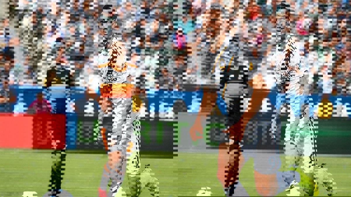 إبراهيموفيتش مواصلًا التحدي: تحطيم الأرقام القياسية مهمتي