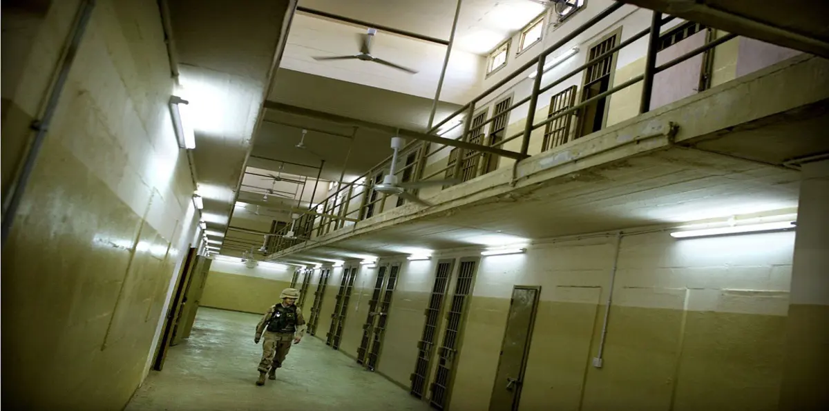 أدلة سرية تكشف أن الجنود الأمريكيين كانوا يغتصبون الأطفال أمام أمهاتهم في أبو غريب‎