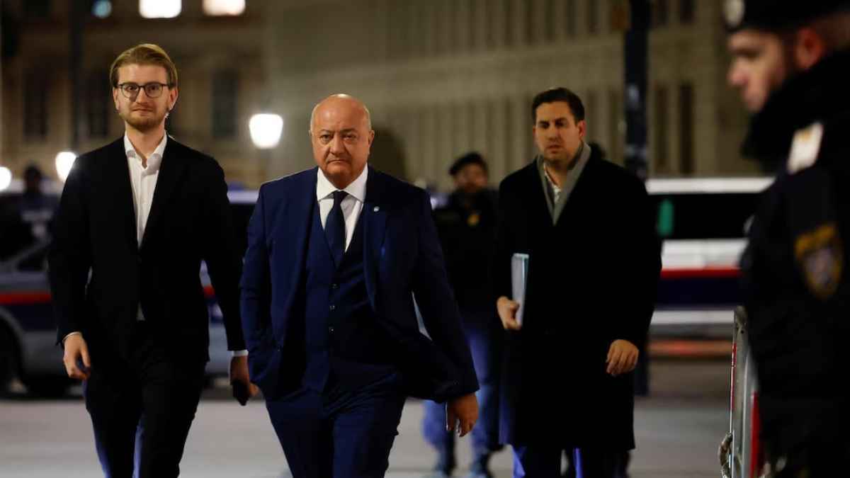 النمسا .. حزبا الشعب والاشتراكي يستأنفان محادثات تشكيل ائتلاف حاكم