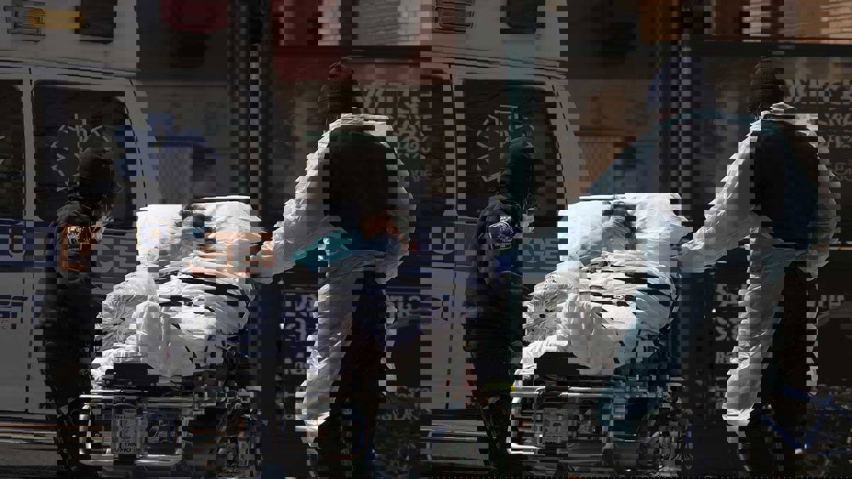 أمريكا .. وفيات "كورونا" تتخطى 70 ألفًا وتوقعات بتضاعف العدد