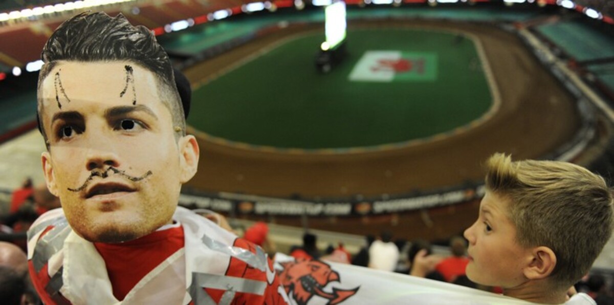 رونالدو يُسعد "جامع الكرات" بطريقة رائعة (فيديو)