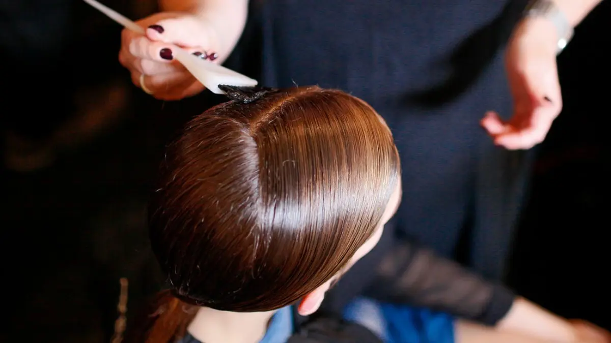 دراسة: الصبغة تؤذي جلد مصففي الشعر