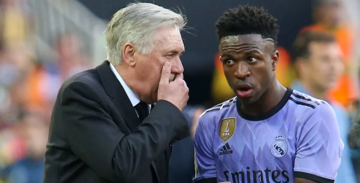 أنشيلوتي يرد على تصريحات تشيلافيرت ضد فينيسيوس جونيور