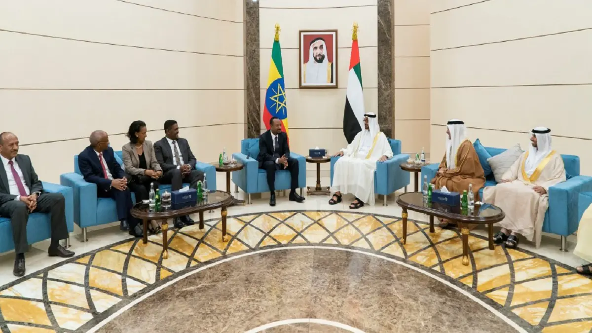 محمد بن زايد يبحث مع آبي أحمد تعزيز العلاقات الثنائية بين الإمارات وإثيوبيا