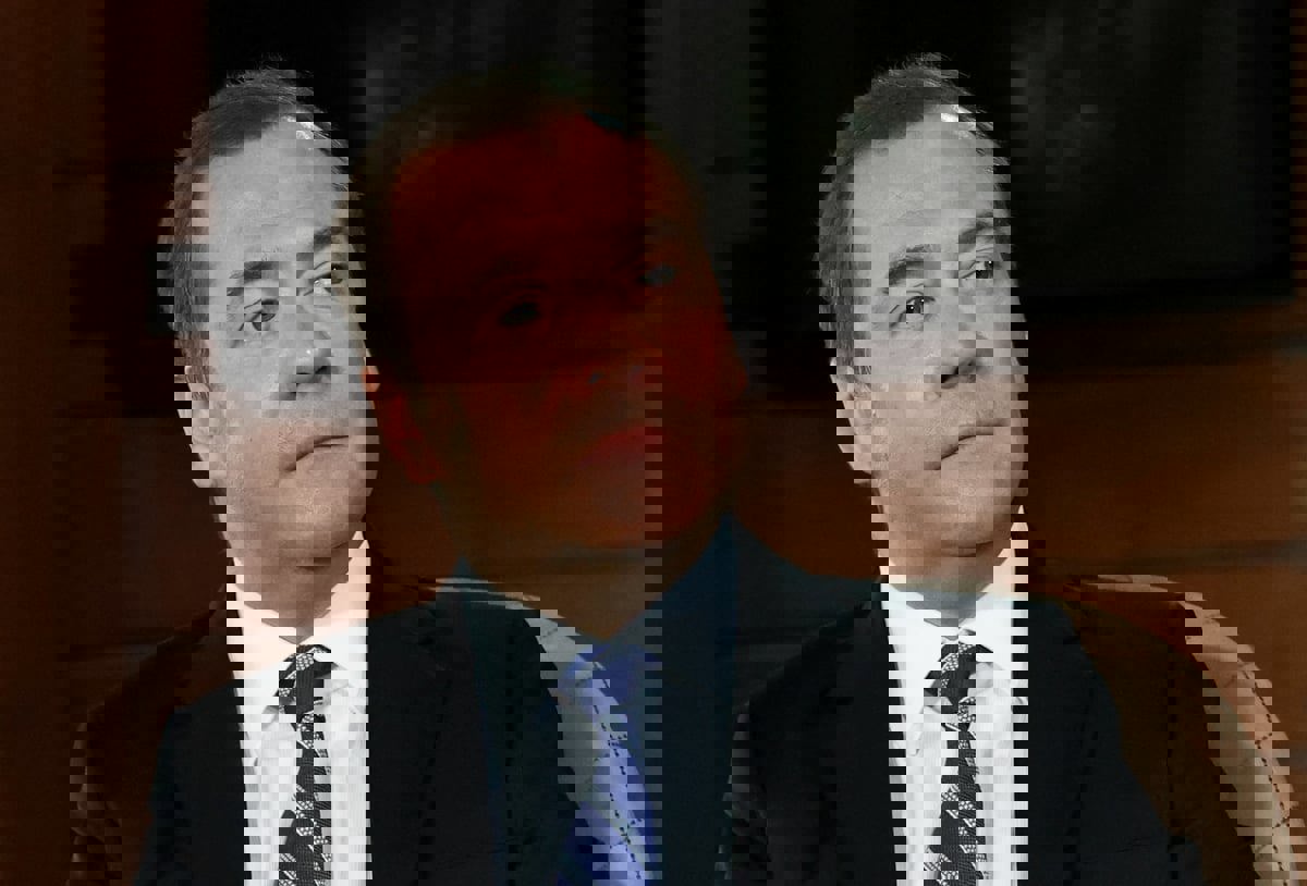 ميدفيديف: الأوروبيون "أغبياء" يفرضون العقوبات ويشترون الغاز الروسي