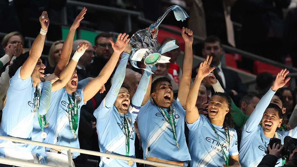 برشلونة يزاحم أندية سعودية على ضم نجم مانشستر سيتي 