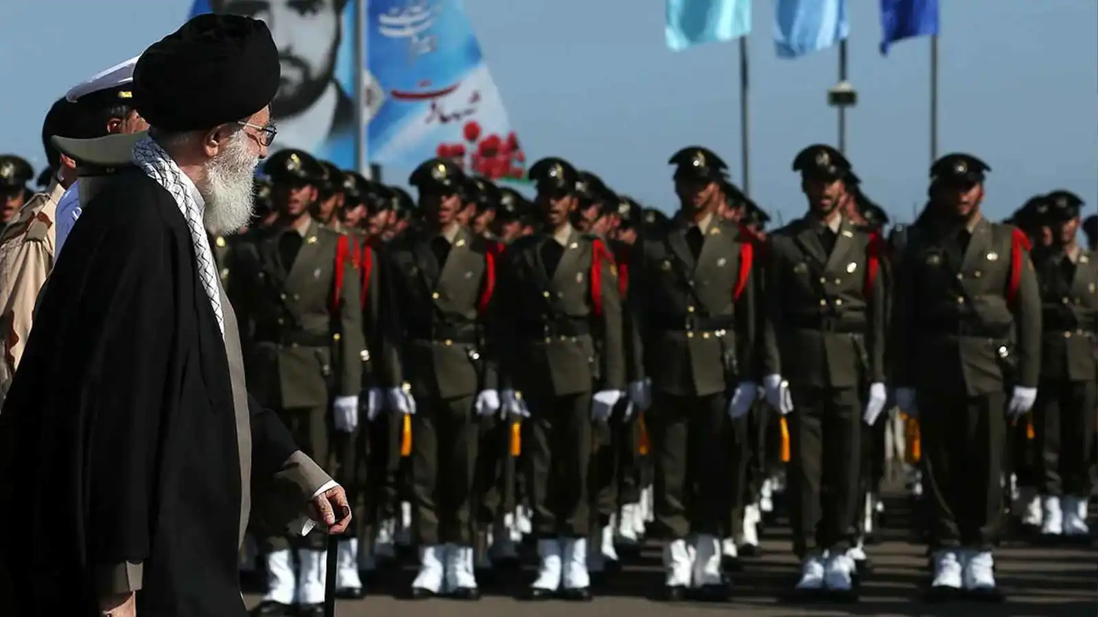 قيادة "منخفضة الظهور"..  خامنئي يبدّل "الواجهة العسكرية" استعداداً لحرب جديدة