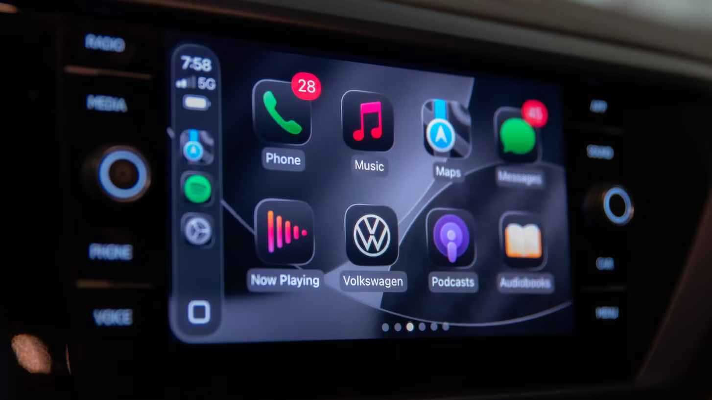 تحديث آيفون.. تحسينات كبيرة على "CarPlay" مع أدوات جديدة