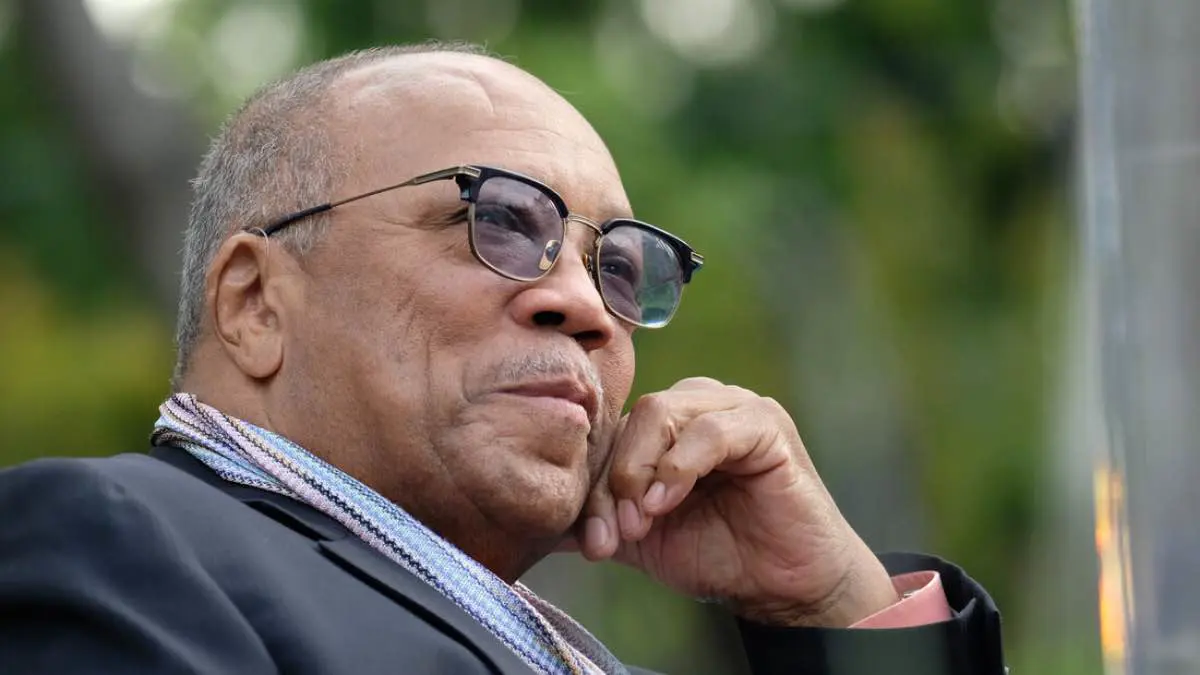 منهم أسماء لمنور وكاظم الساهر.. فنانون عرب ينعون كوينسي جونز