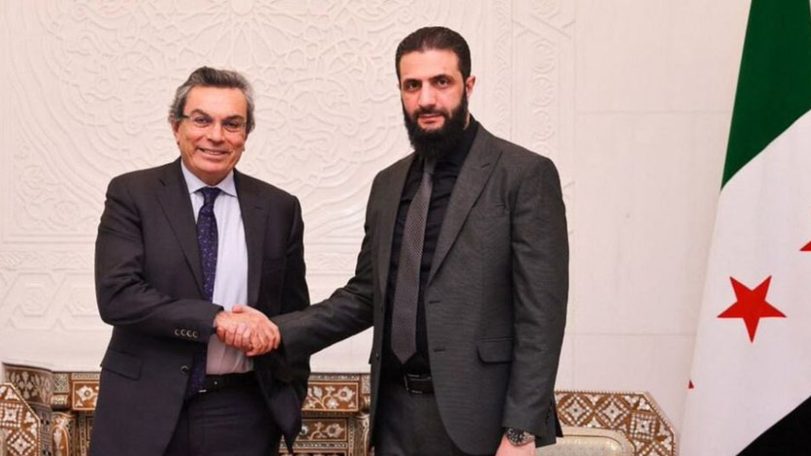 أيمن أصفري يعلّق على أنباء تشكيله الحكومة السورية الجديدة