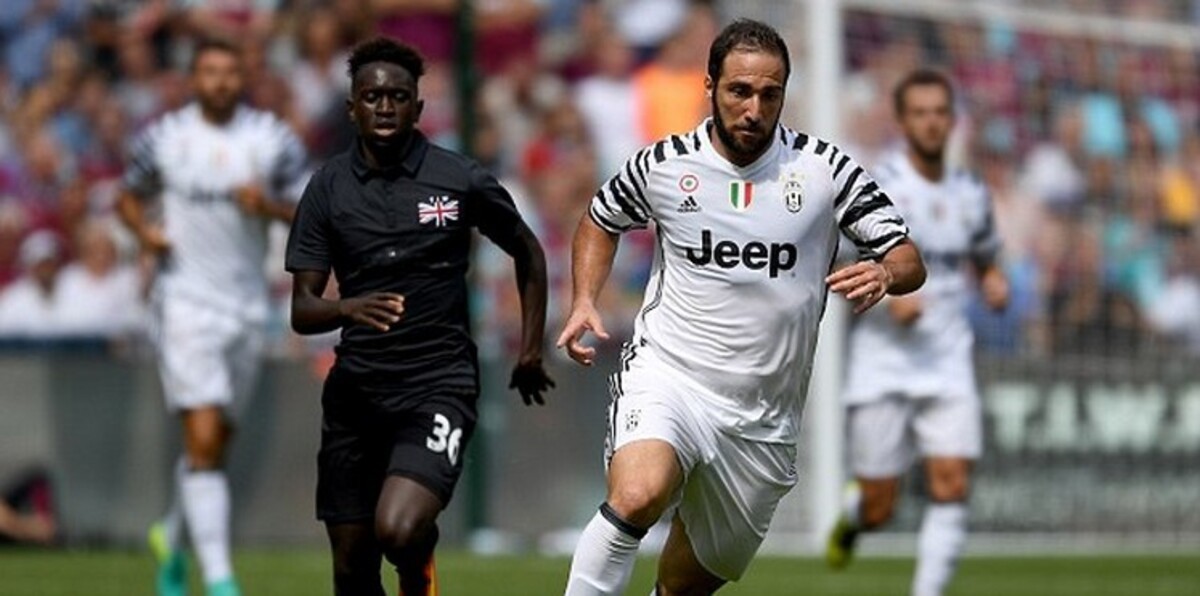 هيغواين يتعرض لانتقادات لاذعة بسبب "الكرش" (صور)