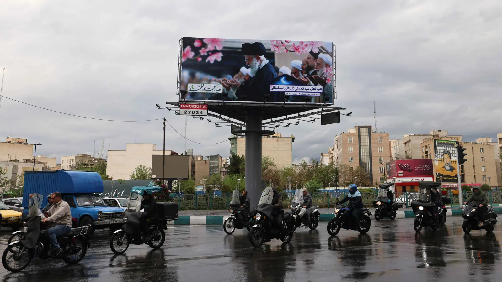 قبيل انطلاقها.. صحيفة موالية لخامنئي تتوقع فشل المحادثات النووية