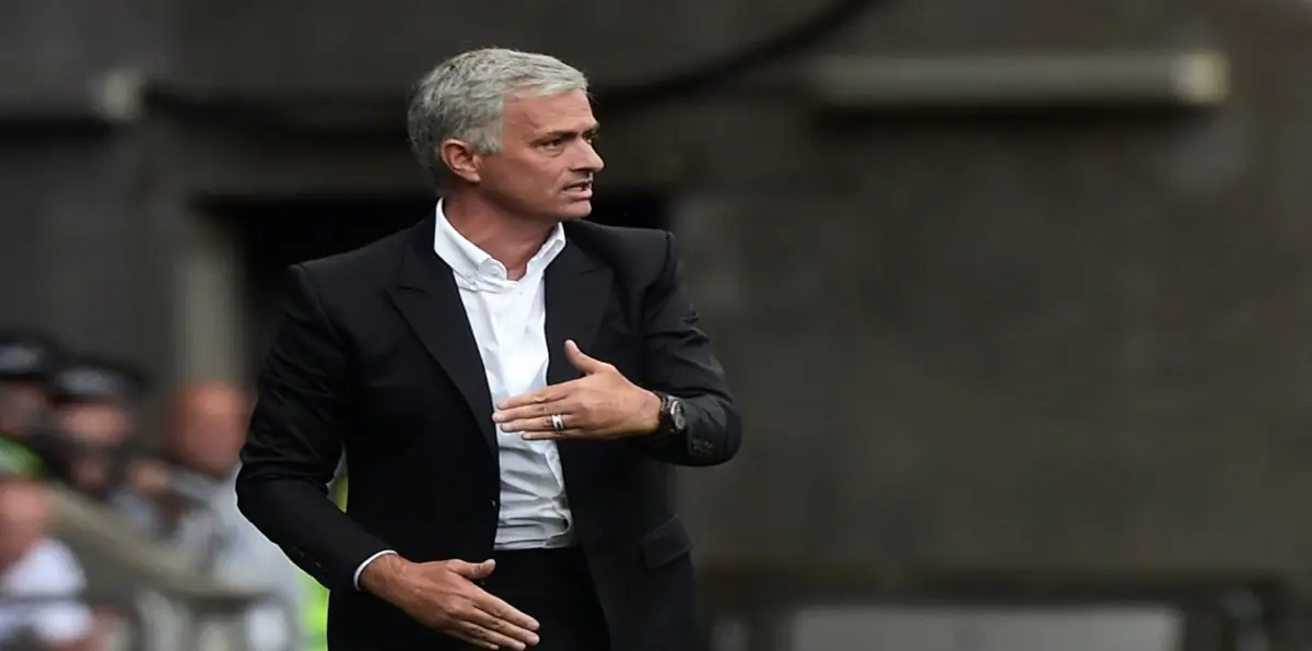 جوزيه مورينيو يتوقّع معركة شاملة بين مايويذر ومكغريغور