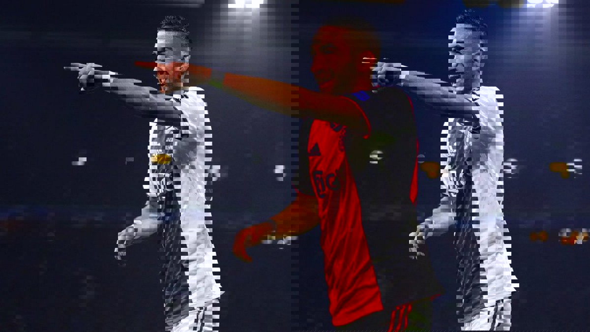 حكيم زياش يرفض عرضًا إسبانيًا ويكشف موقفه من البقاء في أياكس