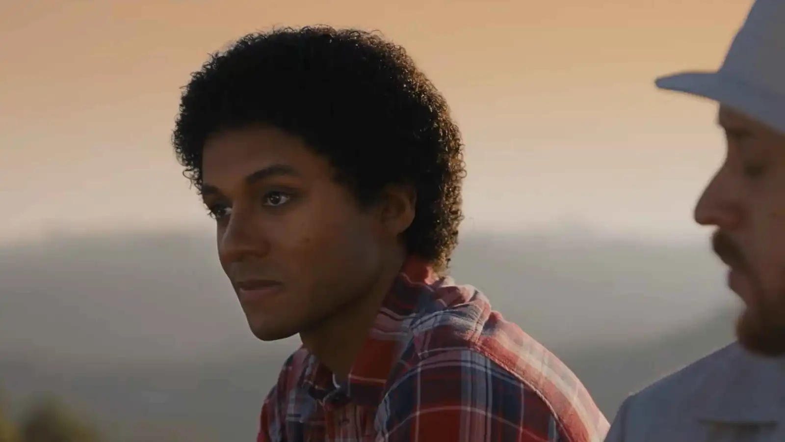 قبيل عرضه.. فيلم Michael يواجه اتهامات بـ"تبييض" تاريخ ملك البوب